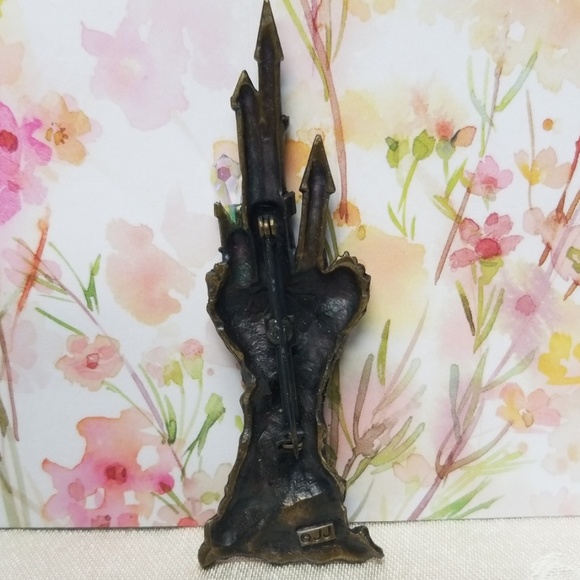 SALE! Vintage Antique Gold Color Castle Brooch! - Picture 3 of 4